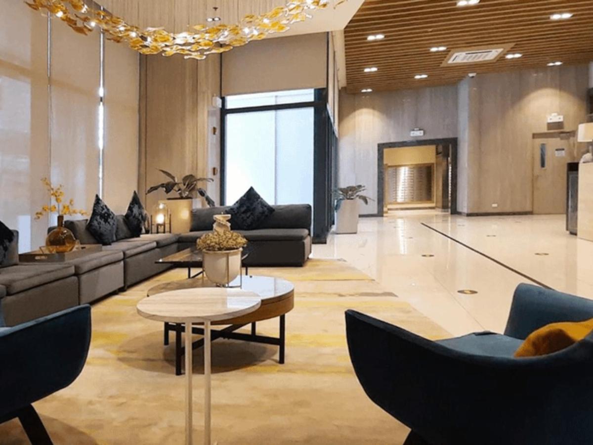 Spacious 2br In Bgc With Workspace & Washer