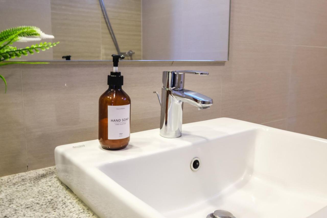 Spacious 2br In Bgc With Workspace & Washer *