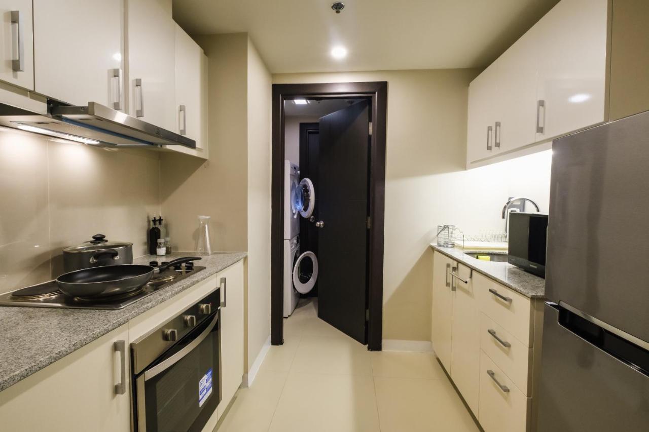 Spacious 2br In Bgc With Workspace & Washer Apartment *