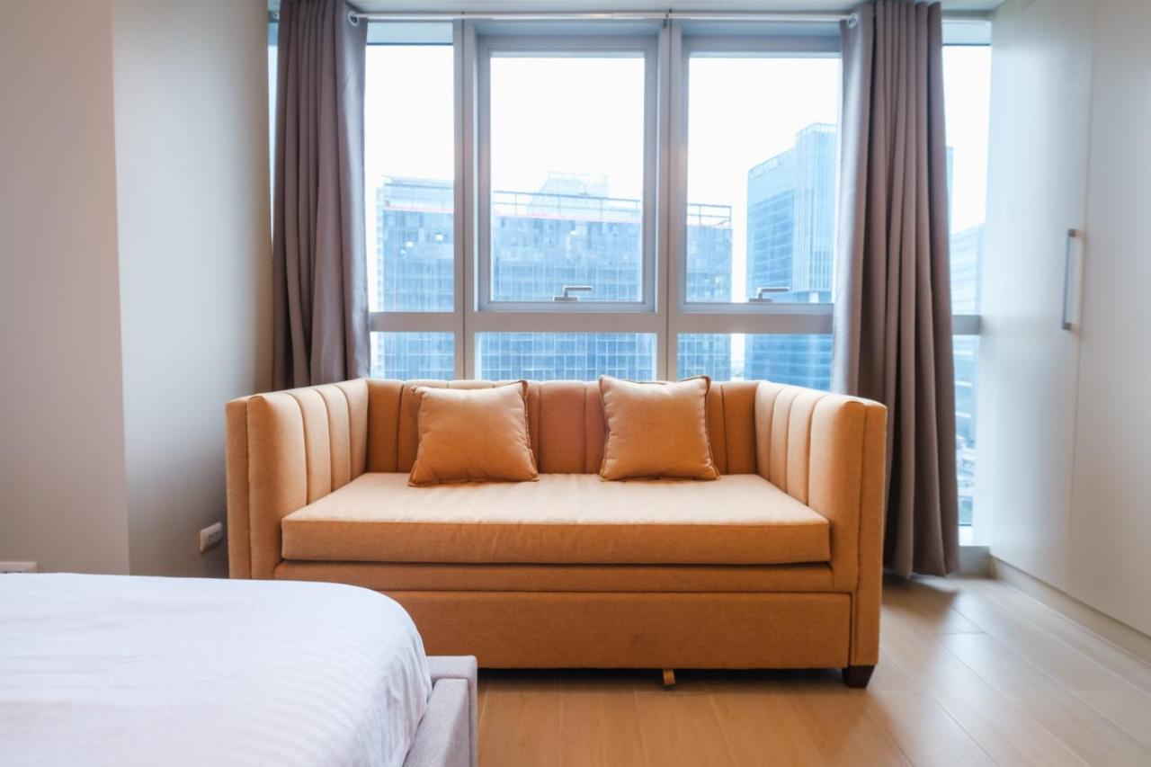 Apartment Spacious 2br In Bgc With Workspace & Washer Manila