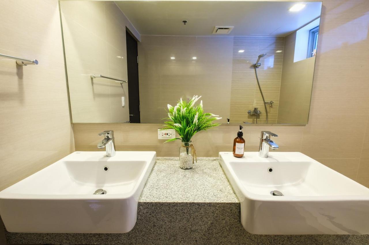 Apartment Spacious 2br In Bgc With Workspace & Washer Manila