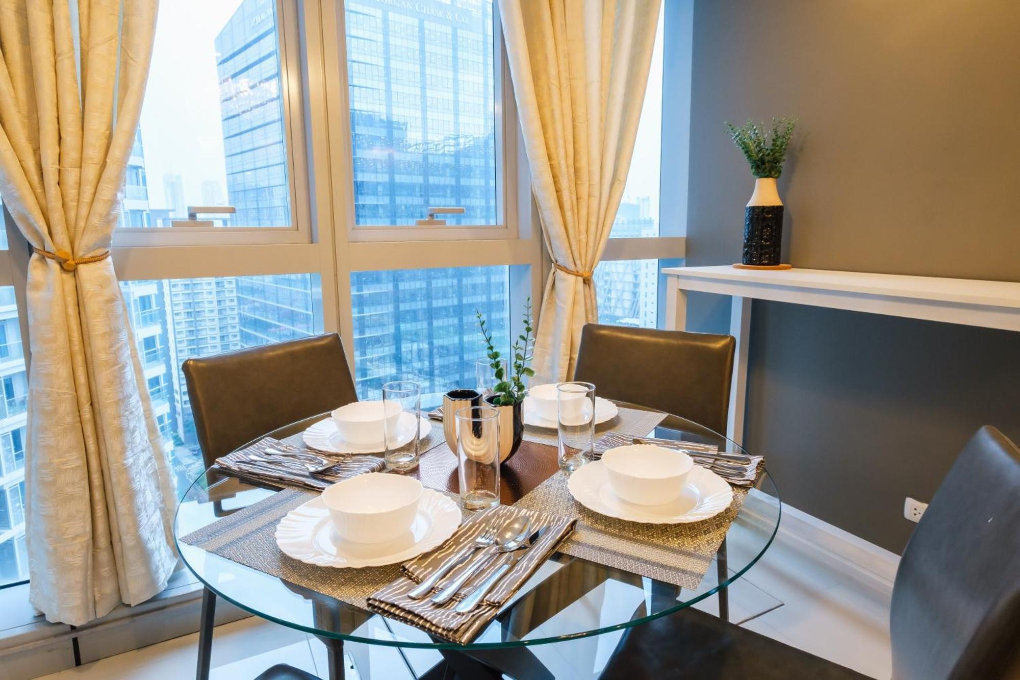 Spacious 2br In Bgc With Workspace & Washer *